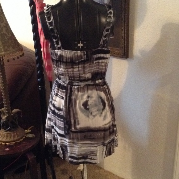 Sun dress - Picture 2 of 3