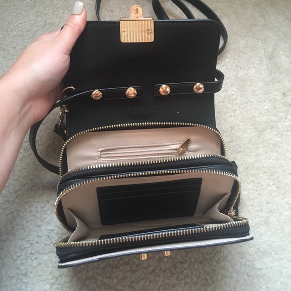 Adjustable crossbody bag - Picture 3 of 3