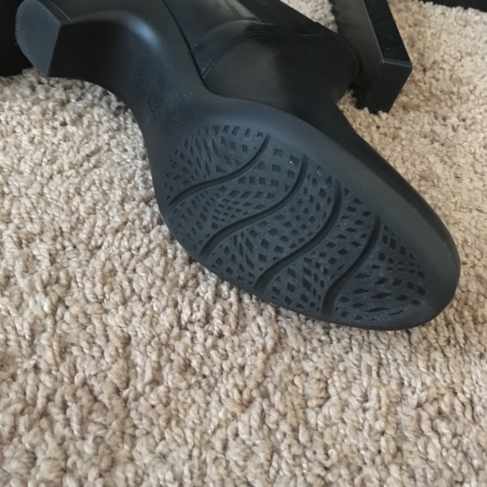 Easy Spirit Carilynn Pull-On Bootie - Picture 3 of 4