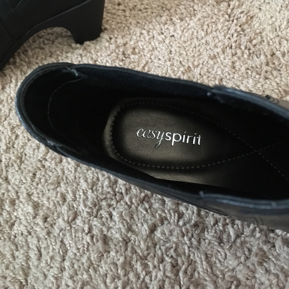 Easy Spirit Carilynn Pull-On Bootie - Picture 4 of 4