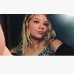 Meet your Posher, Monica