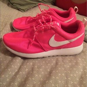 Nike Roshe Hot Pink