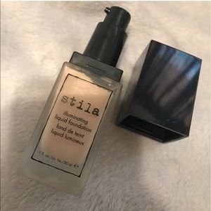 Stila Illuminating Liquid Foundation