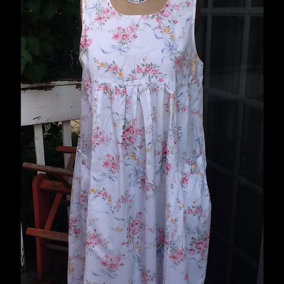 Cute little prairie cotton Dress - Picture 2 of 4