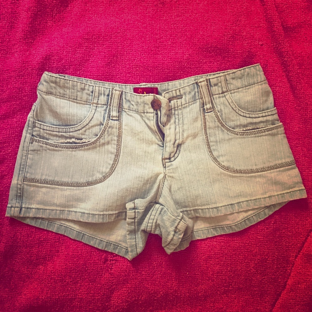 Tilt shorts