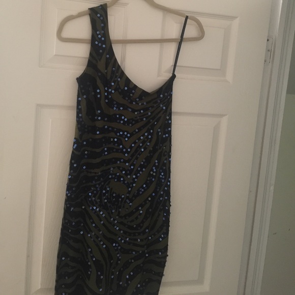 Large, Cold Shoulder Tunic/Mini Dress - Picture 2 of 4