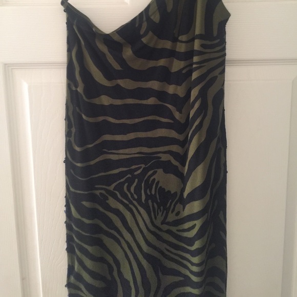 Large, Cold Shoulder Tunic/Mini Dress - Picture 4 of 4