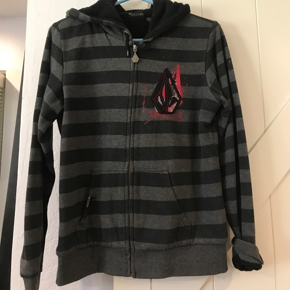 Gray and black sweatshirt