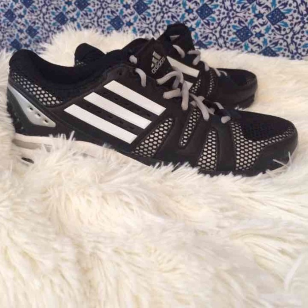Volleyball Shoes - Picture 2 of 4