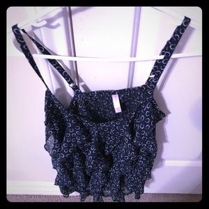 Medium ruffle horse shoe top