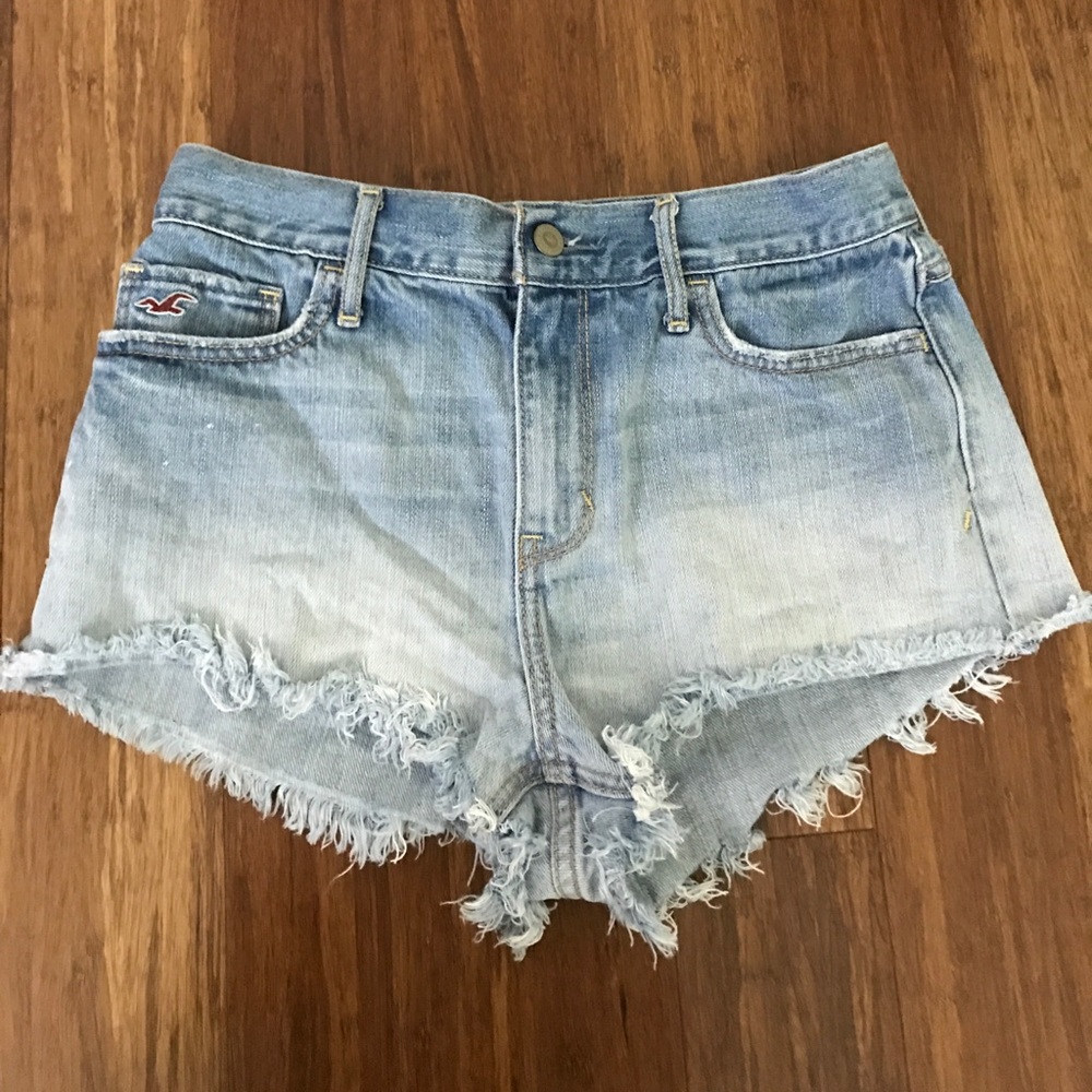 Hollister high rised short shorts.
