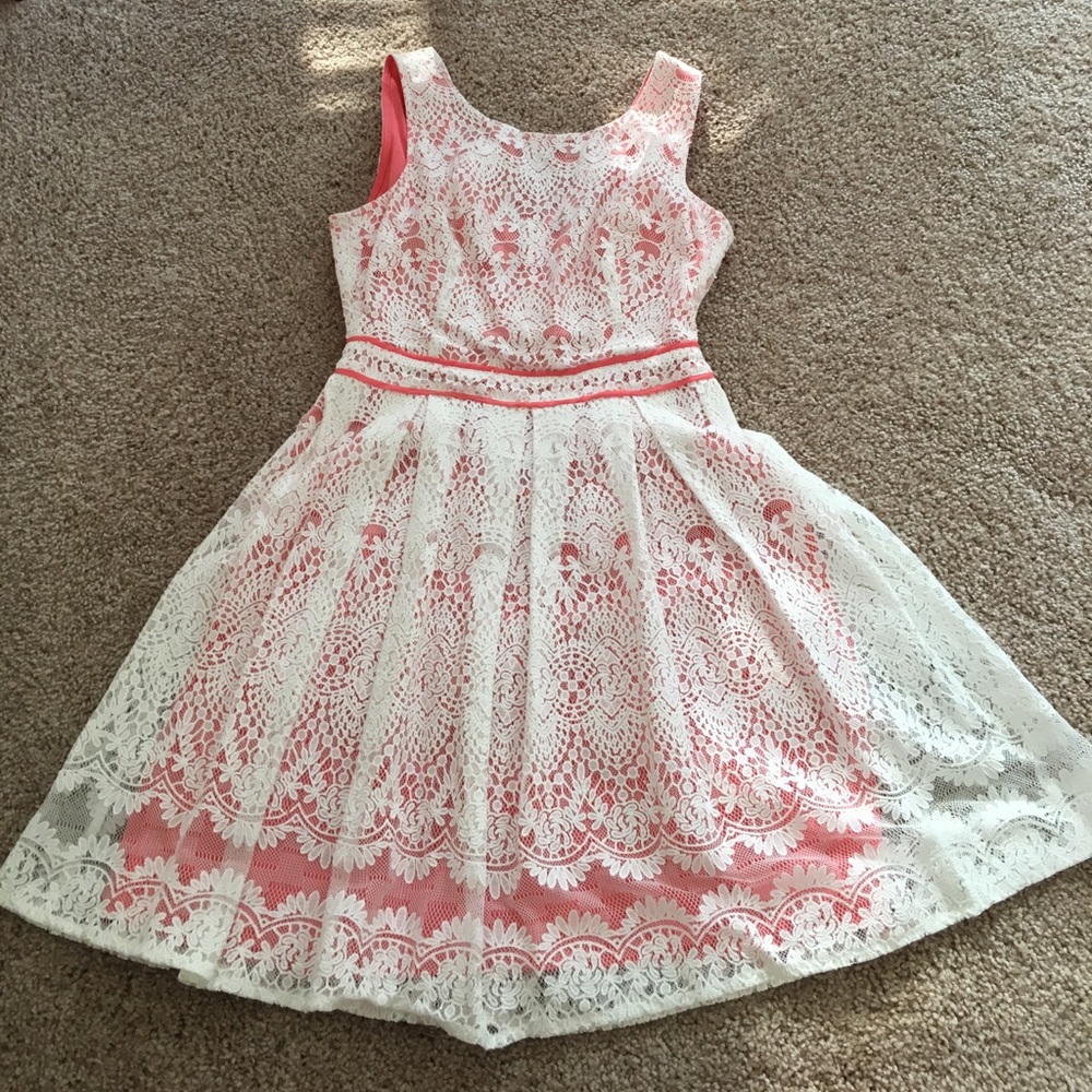 Embroidery dress