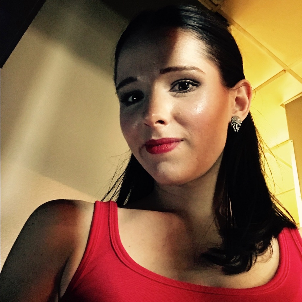 Meet your Posher, Carly