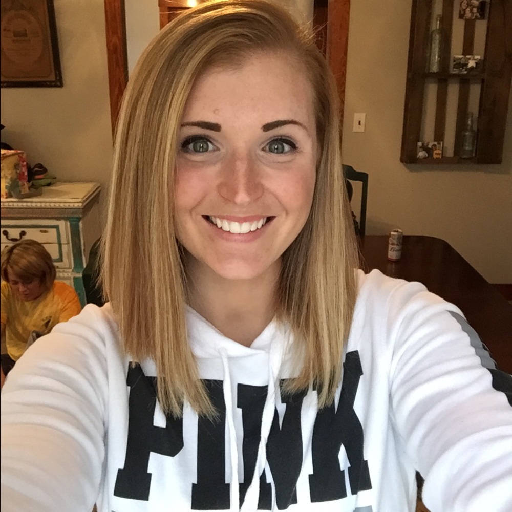 Meet your Posher, Hilary