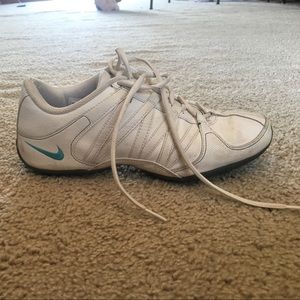 Nike tennis shoes