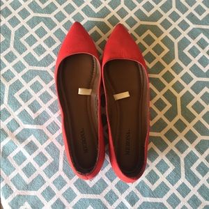 Pointed red flats