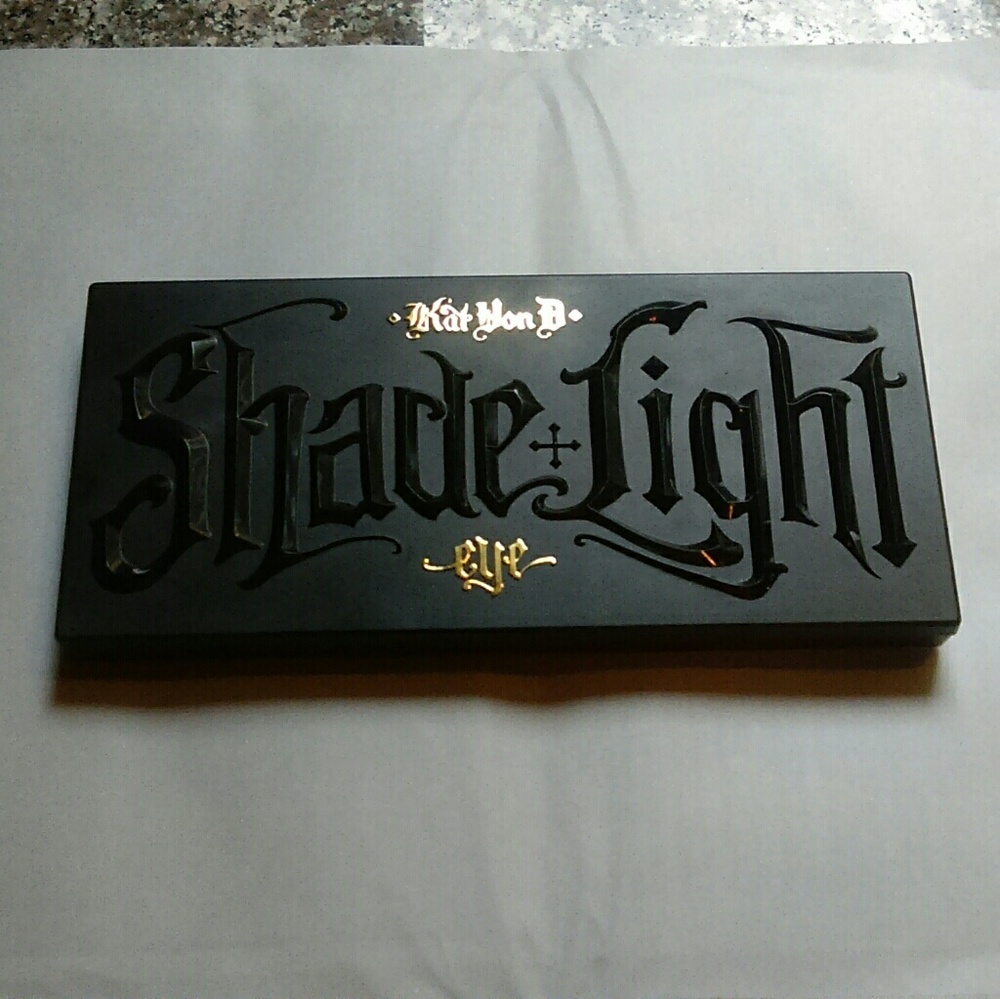 Kat Von D Shade And Light Eye Palette