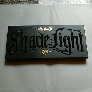 Kat Von D Shade And Light Eye Palette