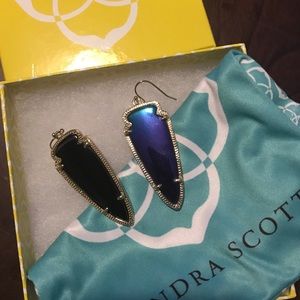 Kendra Scott Black Iridescent Skylar Earrings.