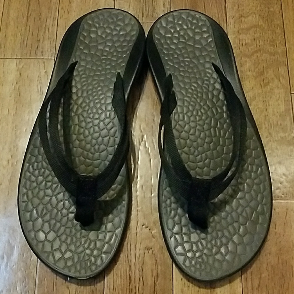 EUC Chaco Flip Flops