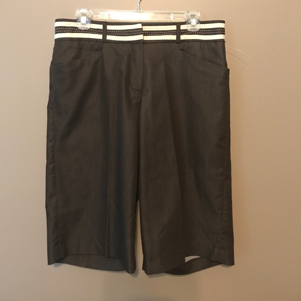 Dark brown Capri/Bermudas NWT