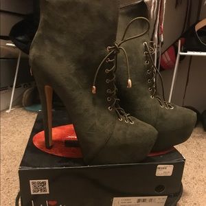 Olive sexy heels