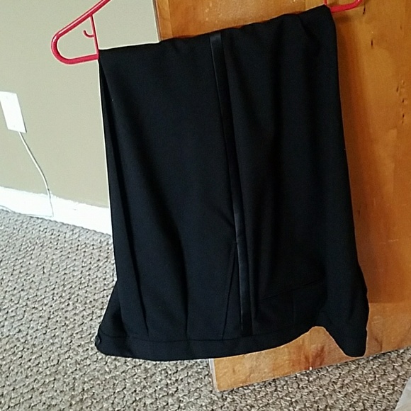 tuxedo - Picture 2 of 3