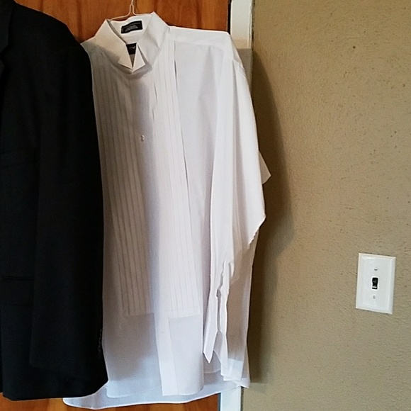 tuxedo - Picture 3 of 3