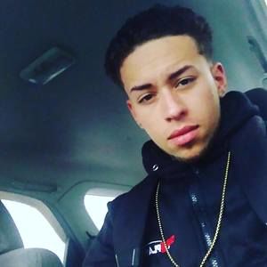 Meet your Posher, Dee