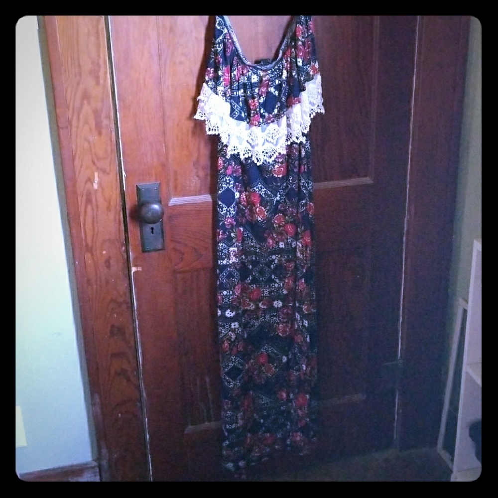 Lace Maxi Dress