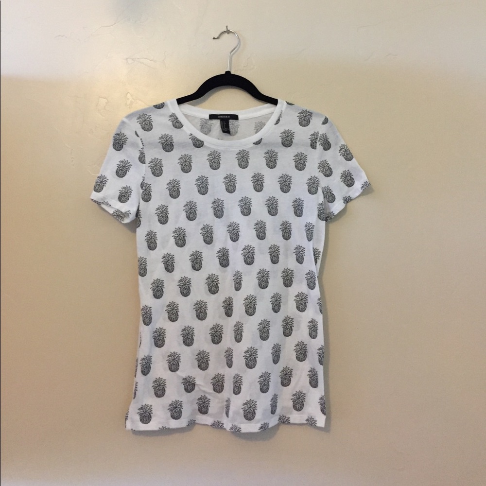 Pineapple patterned Tee!