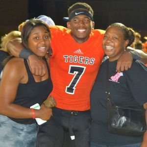 Meet your Posher, Larrance