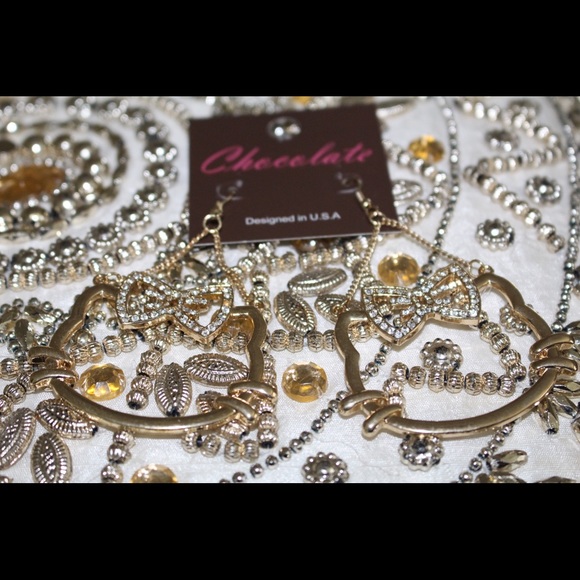 Hello Kitty inspired fashion earrings - Picture 2 of 3