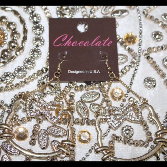 Hello Kitty inspired fashion earrings - Picture 3 of 3