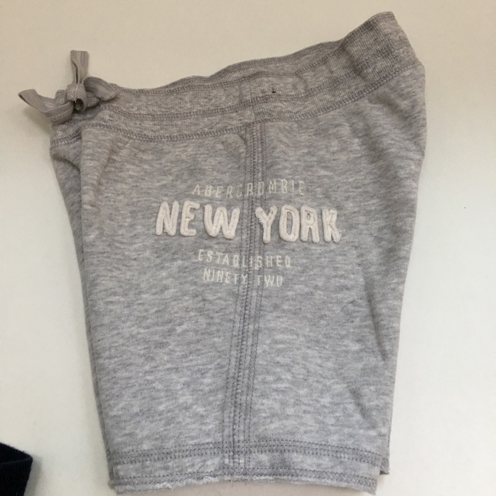 Abercrombie Shorts in Size S