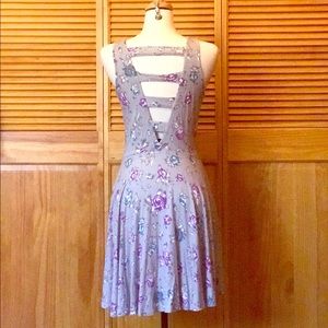Sound & Matter Floral Dress w Cutout Back
