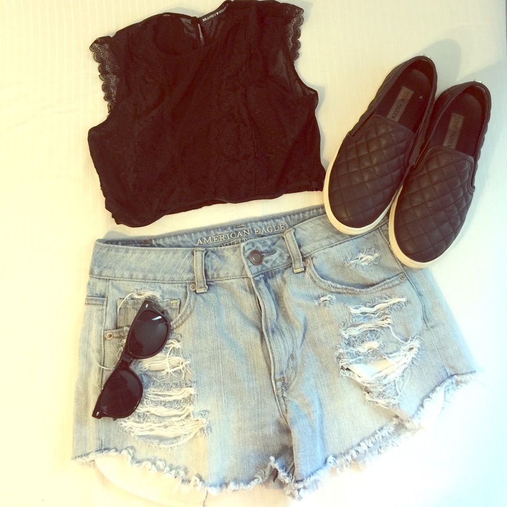 American Eagle High Rise Festival Shorts.