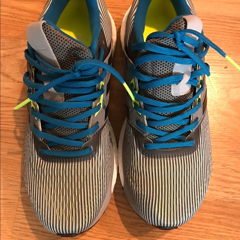 🏅Just In!🏅Adidas running shoe