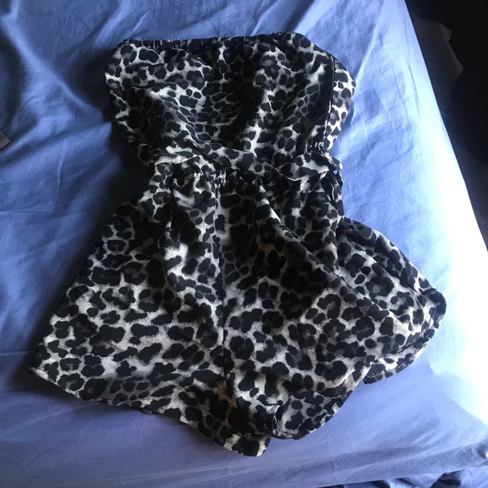 Cute strapless romper