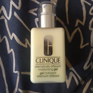 Clinique Dramatically Different Moisturizing Gel