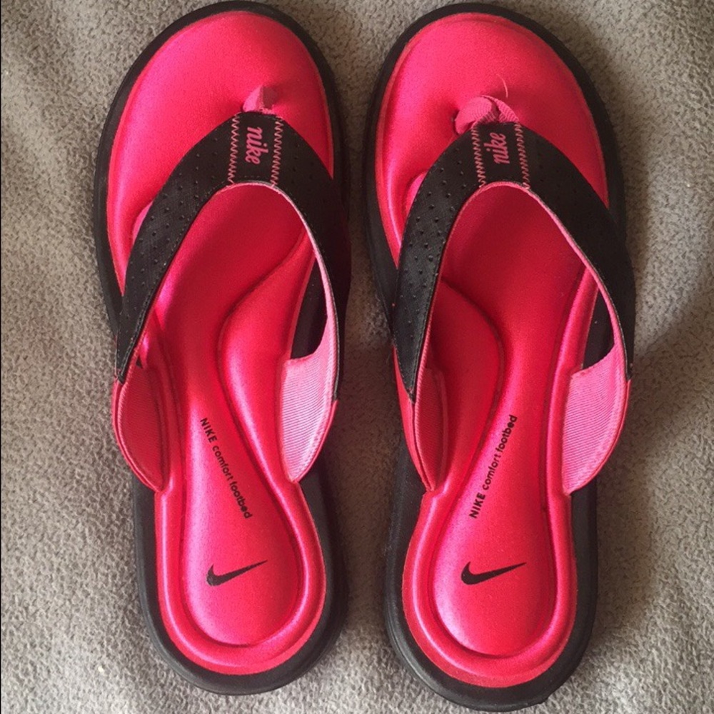 Pink Nike sandals-WITH FREE NIKE SOCKS 😍