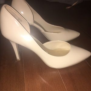 🌸Brash nude patent leather mid heels