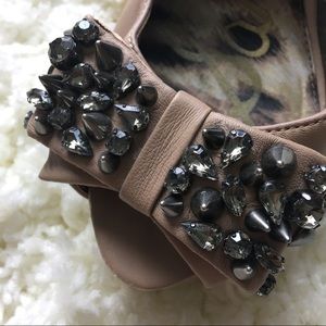 Nude studded pumps