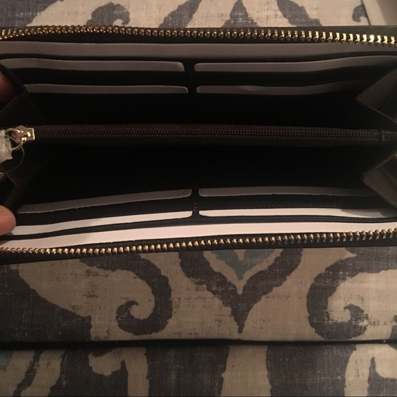 Coach Wallet - Picture 4 of 4