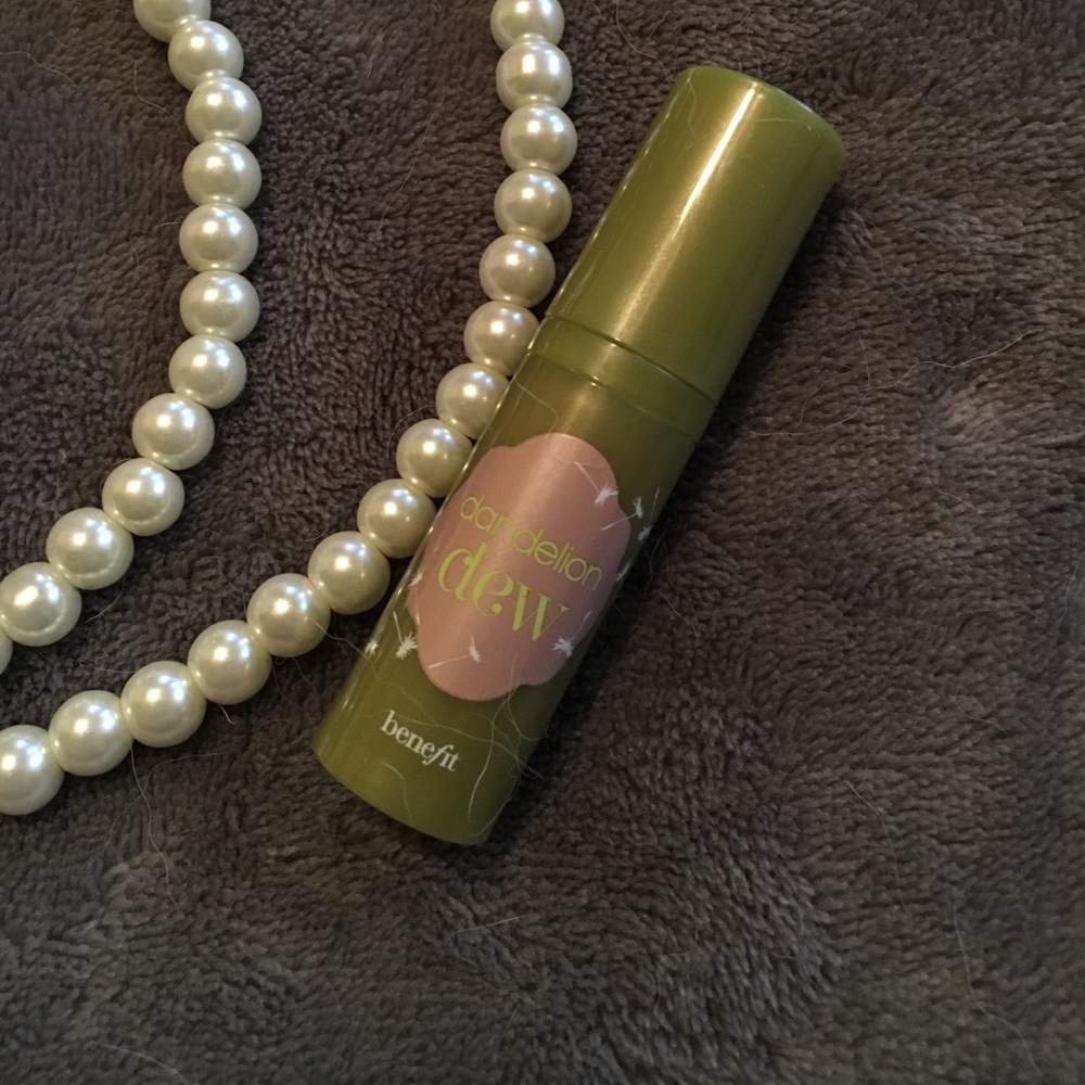 Benefit Dandelion Dew cheek stain