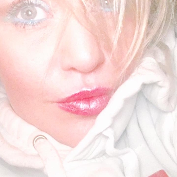 Meet your Posher, Melissa - Picture 1 of 1