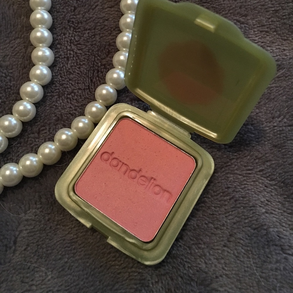 Benefit Dandelion blush