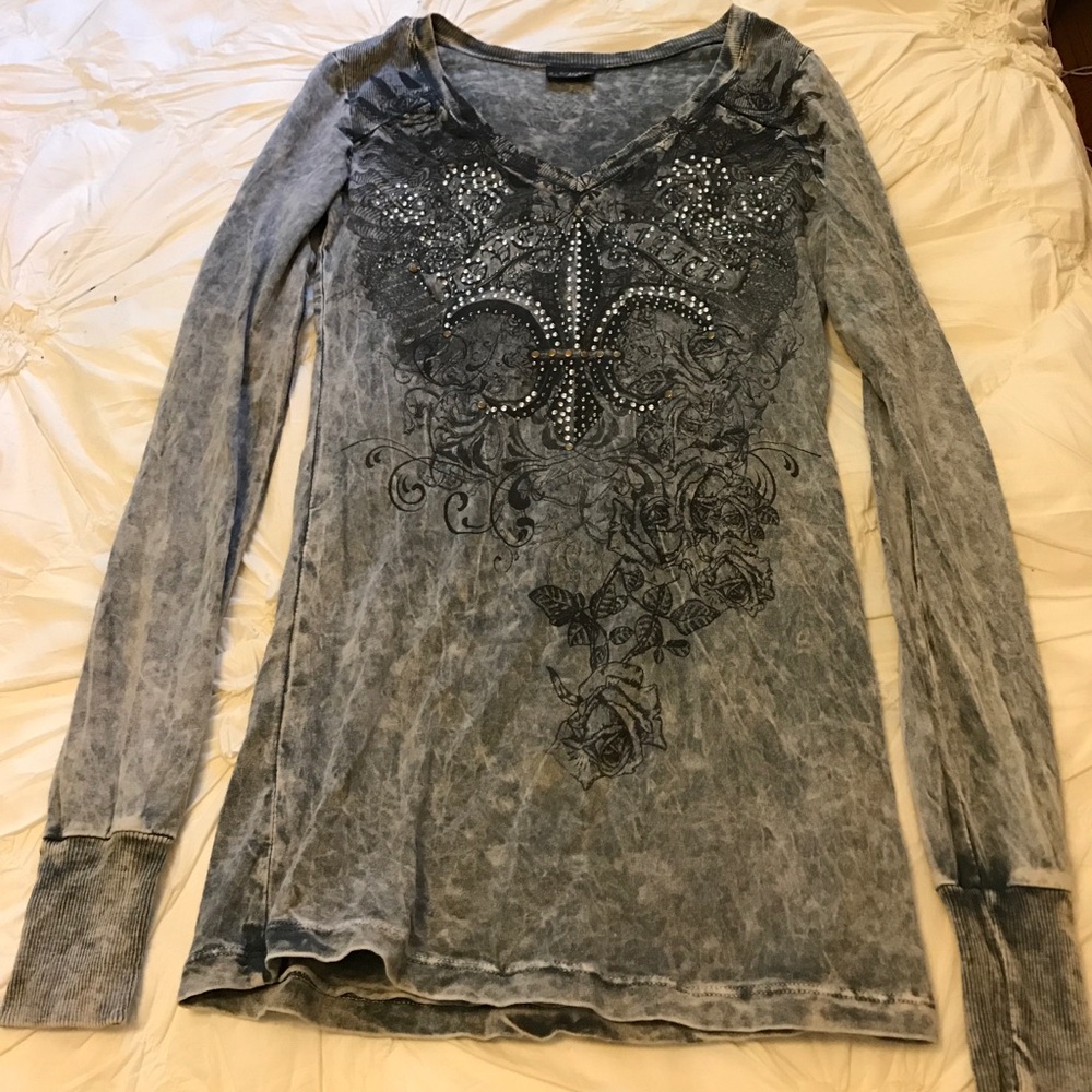 Daytrip distressed long sleeve tee