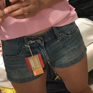 Mossimo short. SZ 3. Style FIT 6. NWT