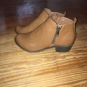 Dunes ankle boots
